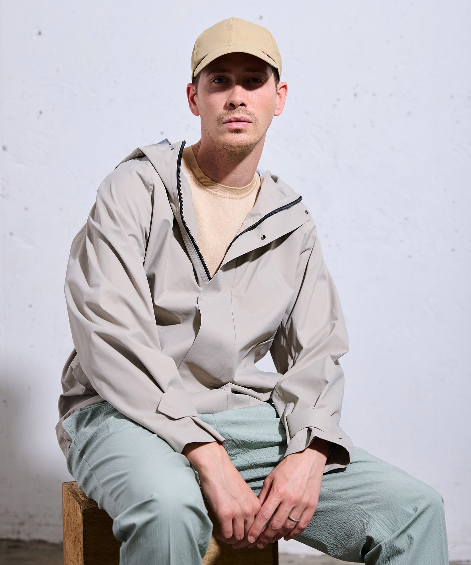 メンズ ファッション ラグジュアリースポーツ 軽量シェルパーカー 高機能 ゴルフウェア 高級 トレーニングウェア スポーツウェア ブランド