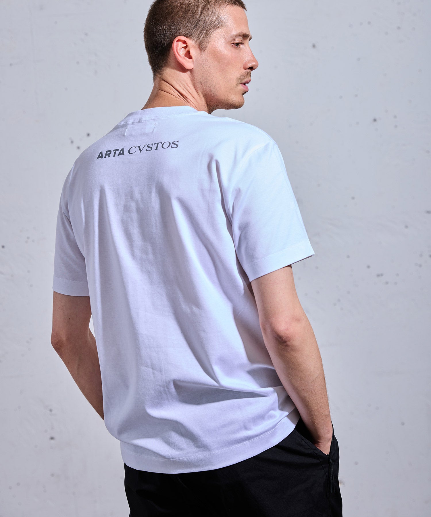 メンズ　ファッション　ラグジュアリースポーツ　Tシャツ　バックロゴ